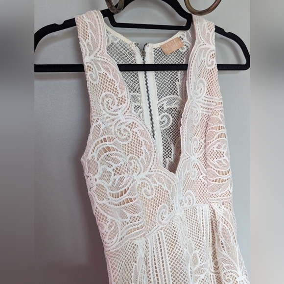 Love Triangle Lace Romper - Picture 13 of 14